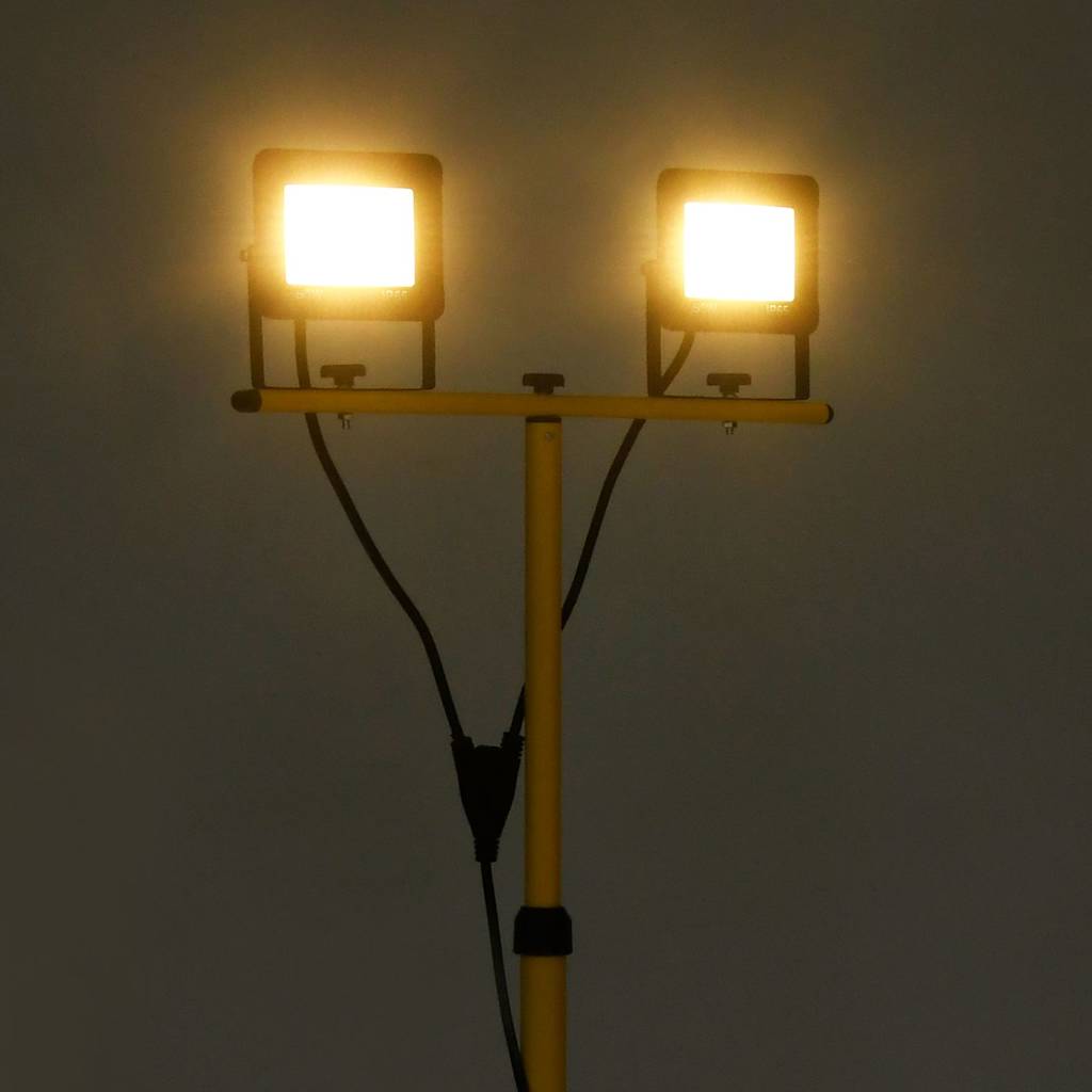 Statiiviga LED prožektor, 2 x 50 W, soe valge